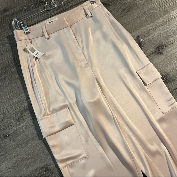 Aritzia Babaton Refined Satin Cargo Pants Denude Size 4 - Picture 5 of 16